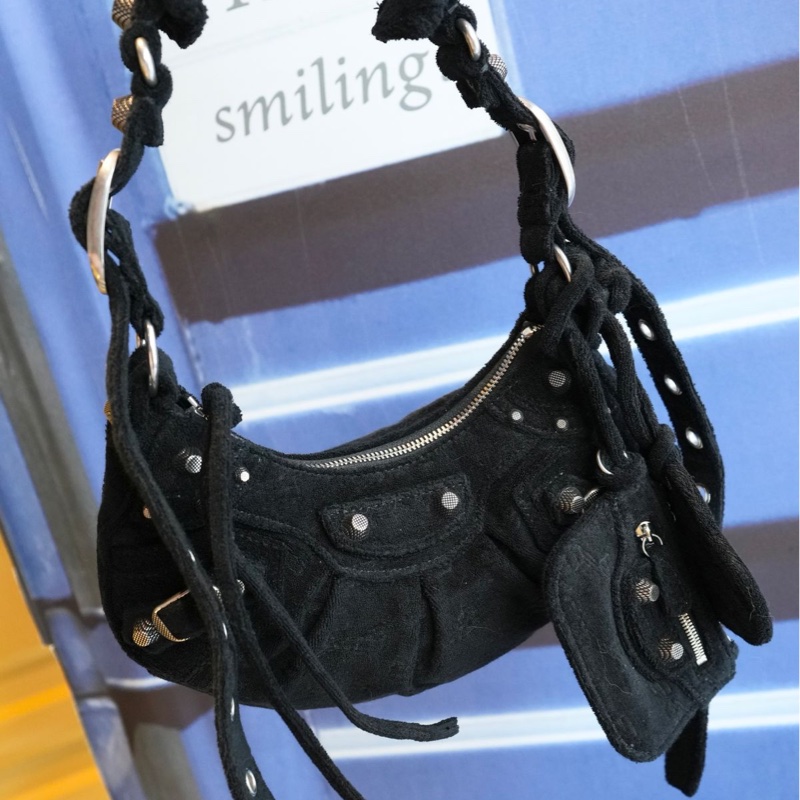 巴黎世家 斜挎包 側背包 黑色 毛巾質地 肩背包 斜挎包 相機包 機車包 黑色毛巾質地Balenciaga le cagole black bag-0