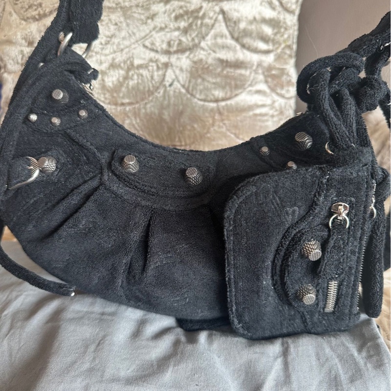 巴黎世家 斜挎包 側背包 黑色 毛巾質地 肩背包 斜挎包 相機包 機車包 黑色毛巾質地Balenciaga le cagole black bag-3