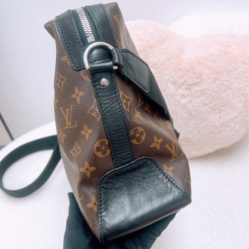 Lv macassar torres 老花郵差包-4