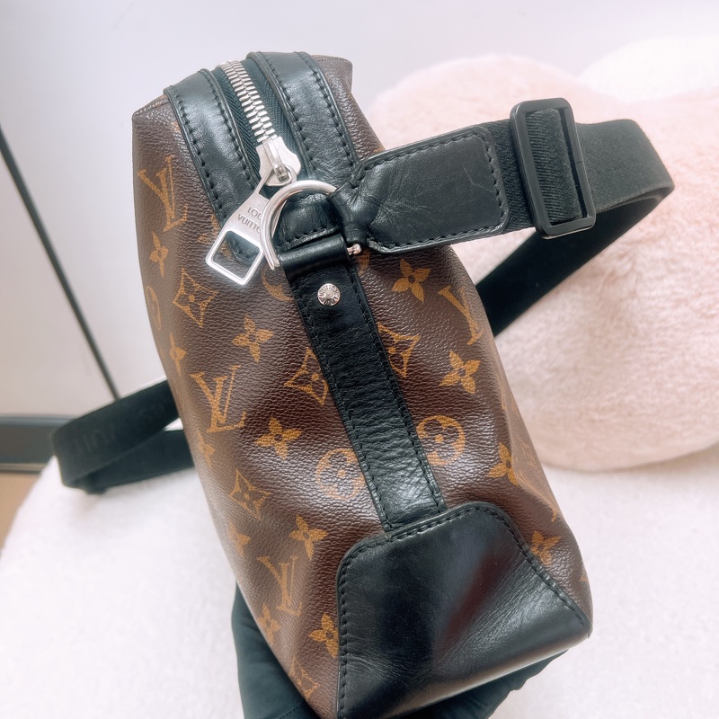 Lv macassar torres 老花郵差包-5