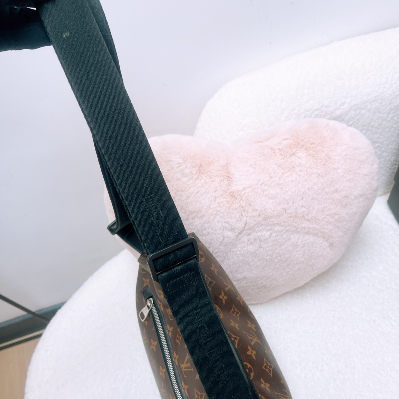 Lv macassar torres 老花郵差包-9