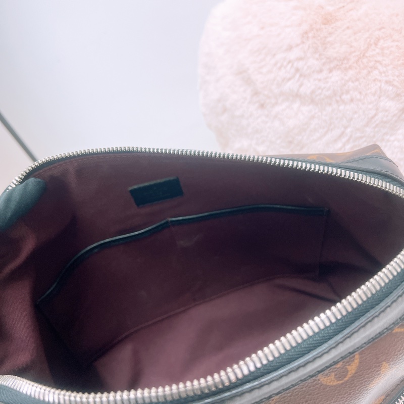 Lv macassar torres 老花郵差包-10