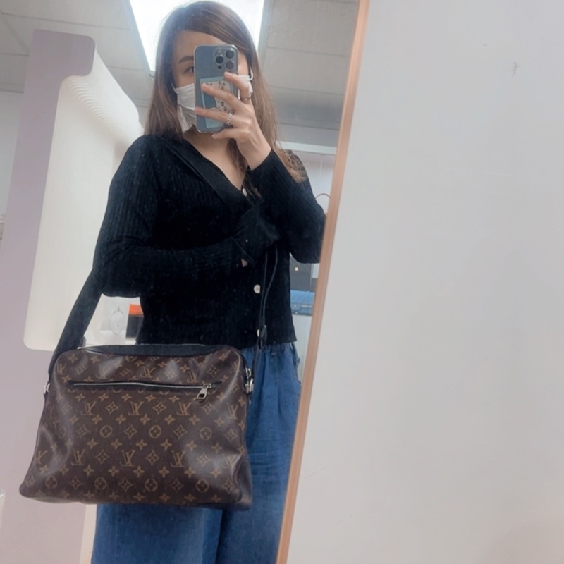 Lv macassar torres 老花郵差包-12