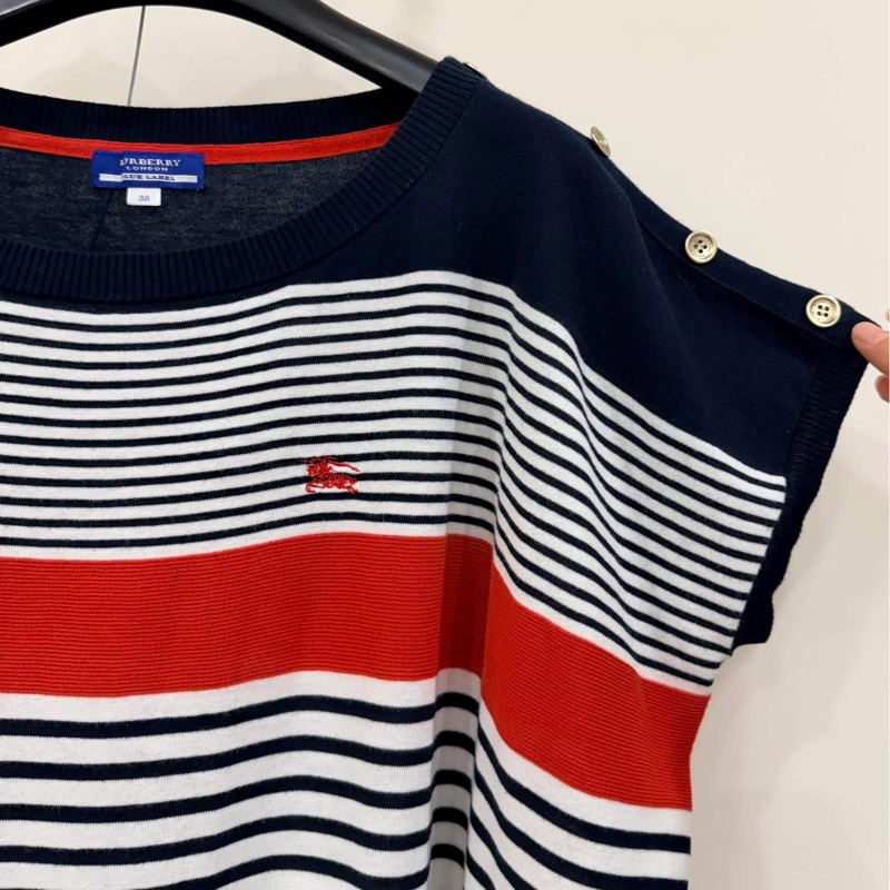 BURBERRY 藍標 肩扣橫條寬鬆型針織戰馬上衣-4