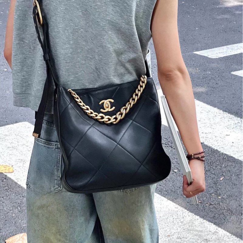 ✨Chanel 21K 黑色嬉皮Hobo 閒置新 芯片款小號🖤-1