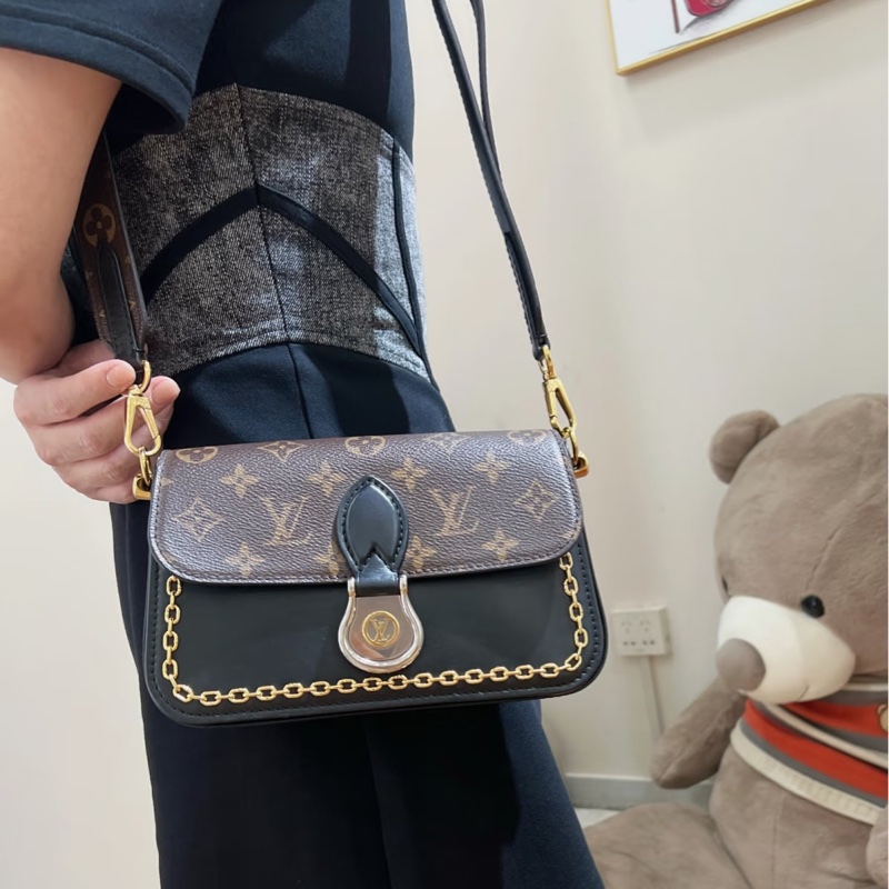 #閒置全配🈶購證 #秀款 LV NEO SAINT CLOUD老花郵差包 芯片款-3