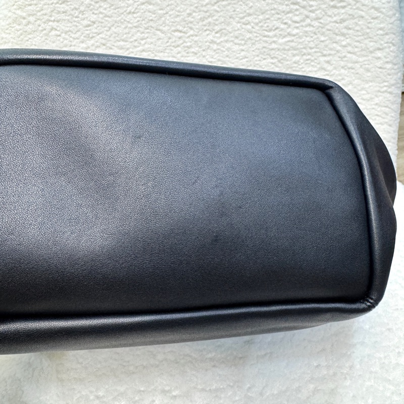 羅伊威垃圾袋LOEWE黑金納帕小羊皮Squeeze甜甜圈鏈條HOBO BAG中A914Q37X01-20