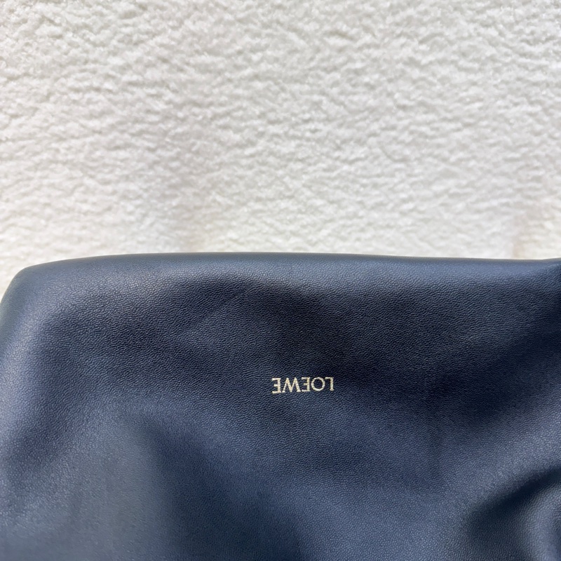 羅伊威垃圾袋LOEWE黑金納帕小羊皮Squeeze甜甜圈鏈條HOBO BAG中A914Q37X01-21