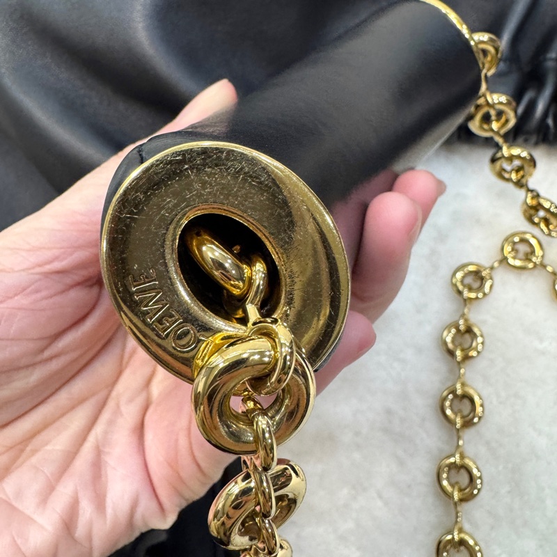 羅伊威垃圾袋LOEWE黑金納帕小羊皮Squeeze甜甜圈鏈條HOBO BAG中A914Q37X01-26