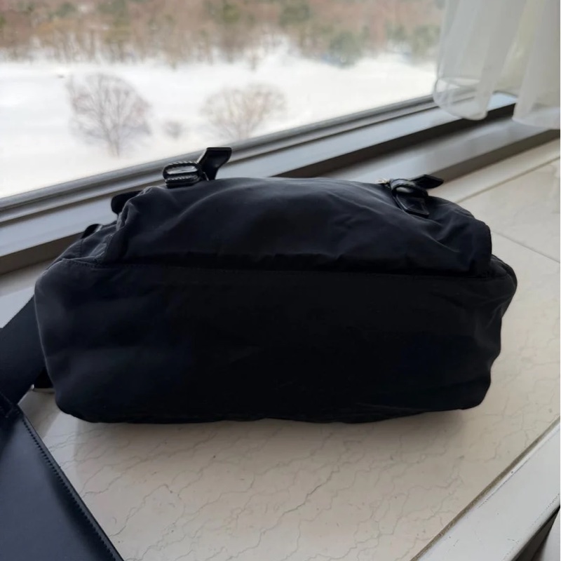 普拉達  側背包 斜背包 翻蓋包 郵差包 prada 黑色 尼龍 斜挎 包包 女生 男生 black messenger bag   re nylon-10