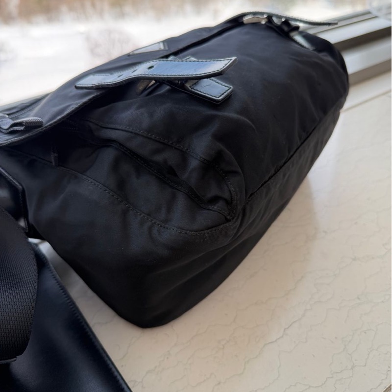 普拉達  側背包 斜背包 翻蓋包 郵差包 prada 黑色 尼龍 斜挎 包包 女生 男生 black messenger bag   re nylon-11