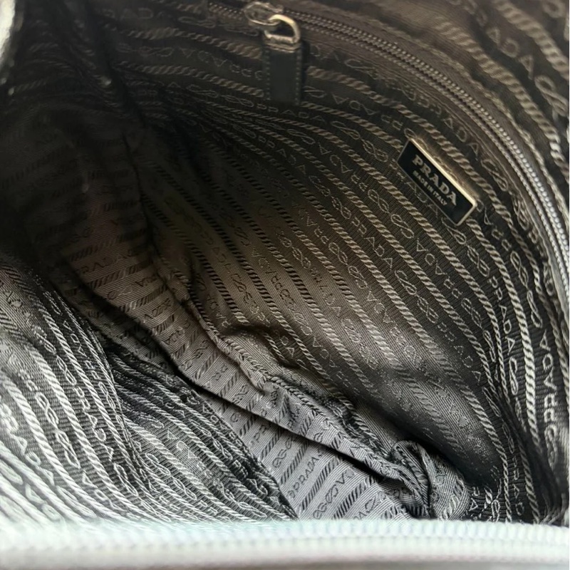 普拉達  側背包 斜背包 翻蓋包 郵差包 prada 黑色 尼龍 斜挎 包包 女生 男生 black messenger bag   re nylon-21