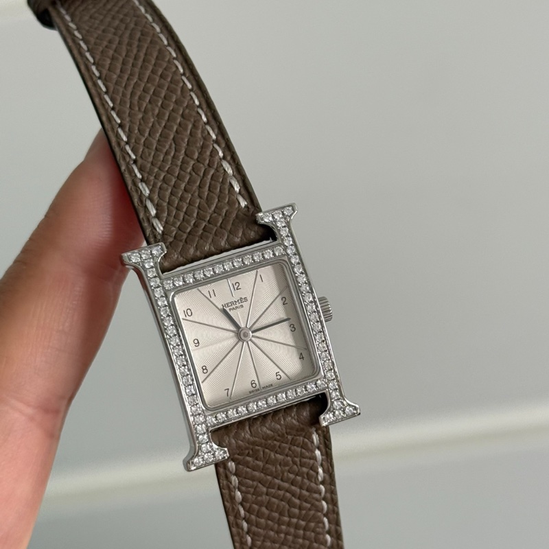 【長期主義✨可以帶一輩子❤️】愛馬仕 Hermes H HOUR HH1.210.石英 不鏽鋼 後鑲鑽-3