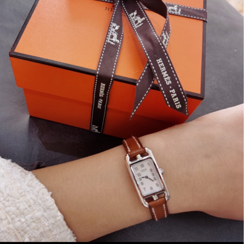 【低調復古🪵全網獨有】愛馬仕 Hermes 大象灰Nanducket小號 石英表-1