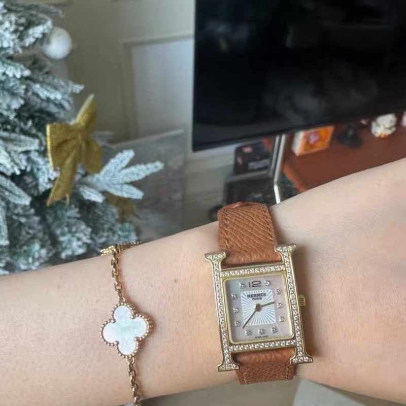 【顯眼logo💖可以帶一輩子✨全網最低價】愛馬仕 Hermes H女士石英表 後鑲鑽升級貝母盤-0