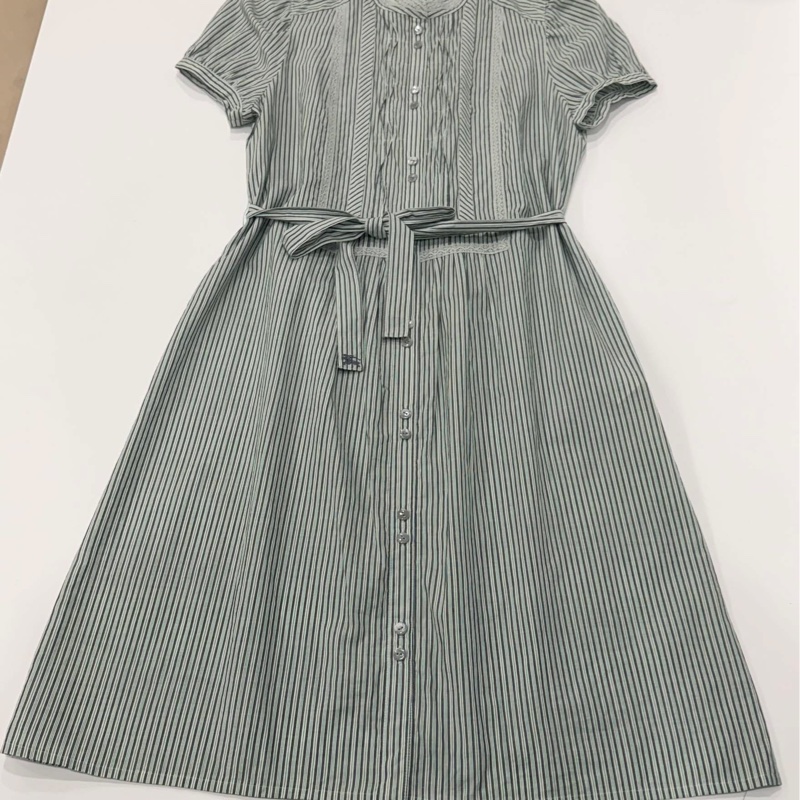 BURBERRY 蕾絲滾邊直條紋腰帶戰馬洋裝-6