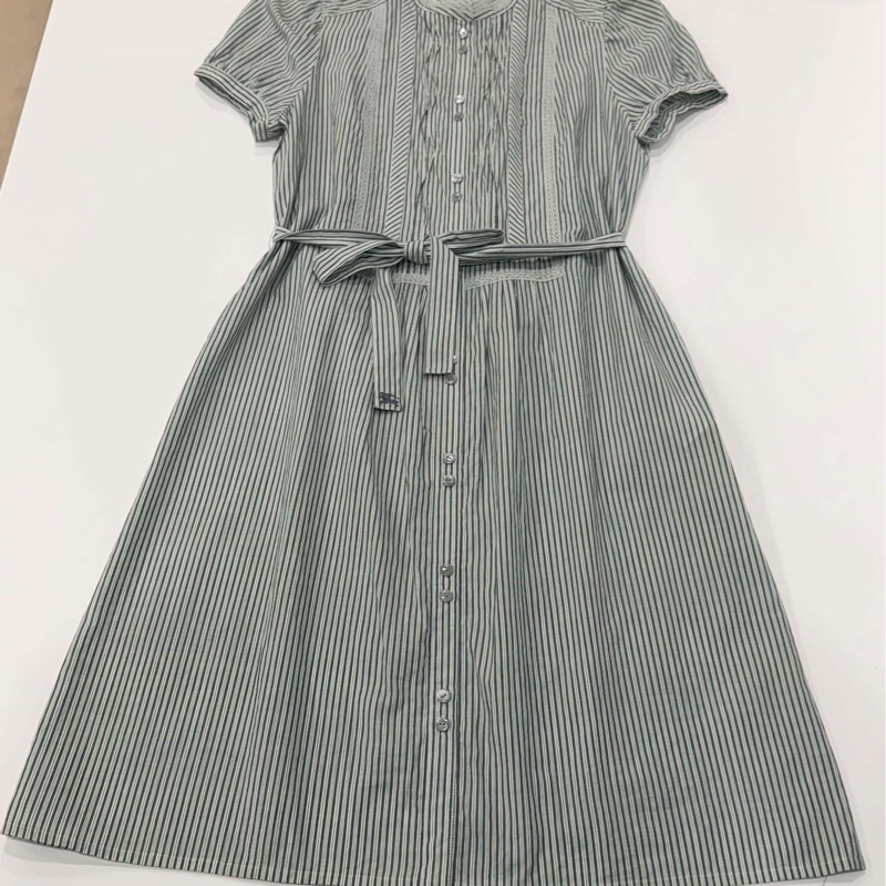 BURBERRY 蕾絲滾邊直條紋腰帶戰馬洋裝-7