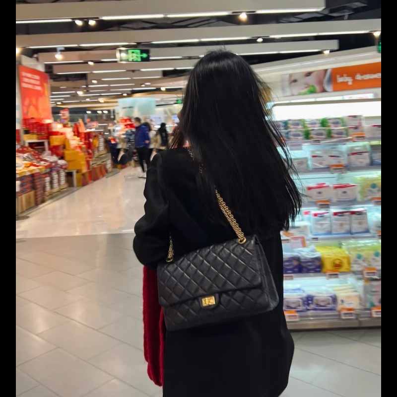 香奈兒 Chanel 2.55 Reissue 黃金尺寸 黑金方扣羊皮鍊條包 肩背包 斜背包-1