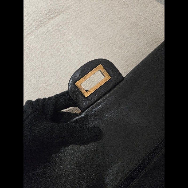 香奈兒 Chanel 2.55 Reissue 黃金尺寸 黑金方扣羊皮鍊條包 肩背包 斜背包-27