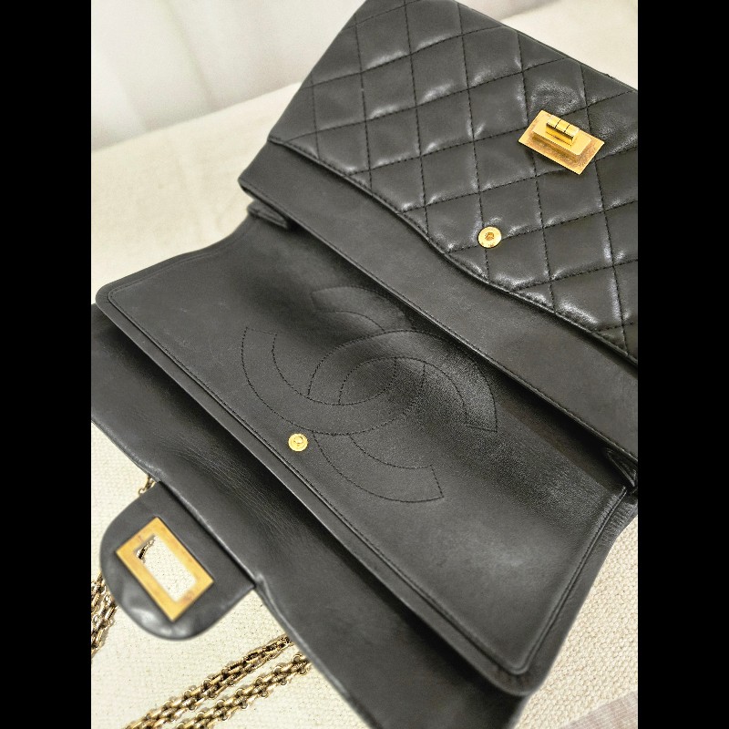 香奈兒 Chanel 2.55 Reissue 黃金尺寸 黑金方扣羊皮鍊條包 肩背包 斜背包-30