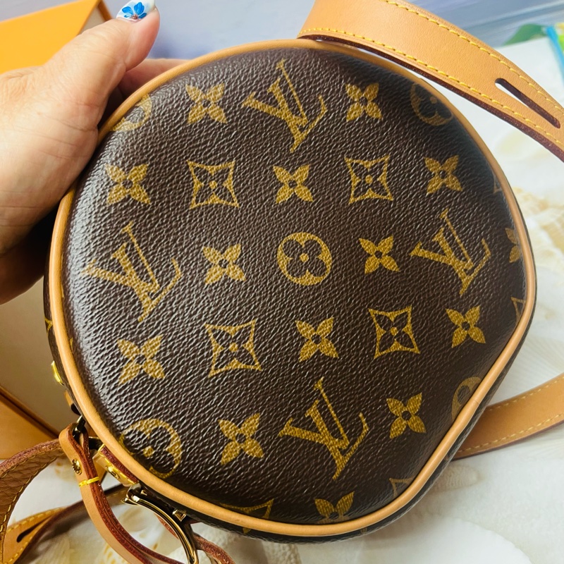 lv圓餅包-4