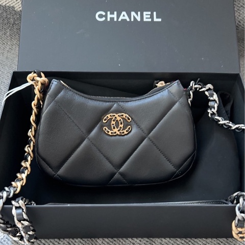 【全新品】Chanel hobo 19bag斜挎包 24c 豌豆包 隨身包