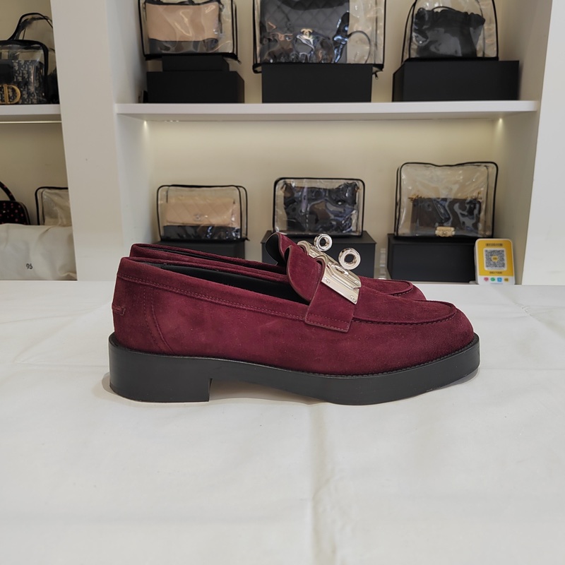 99新Hermes愛馬仕暗紅色樂福鞋 39碼 ,麂皮材質-2