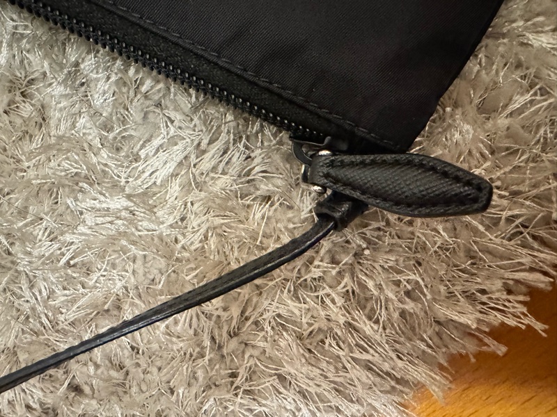 Prada nylon classic bag 黑色經典腋下包-11