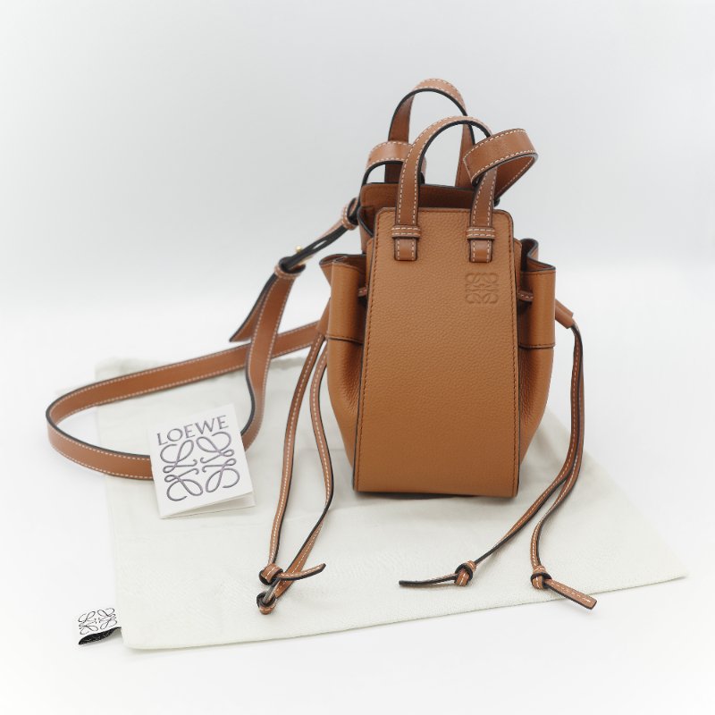 Loewe 羅威 Hammock 棕色 經典小牛皮迷你吊床包 肩背包-0