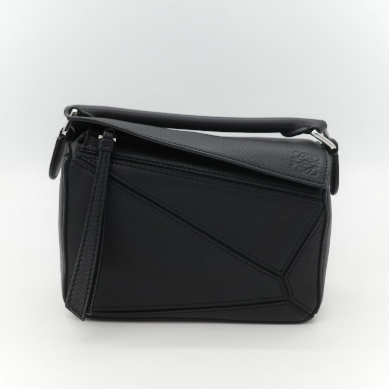 Loewe 羅威 Puzzle 黑色經典 小牛皮 迷你型 幾何 肩背包 斜挎包 拼圖包-1