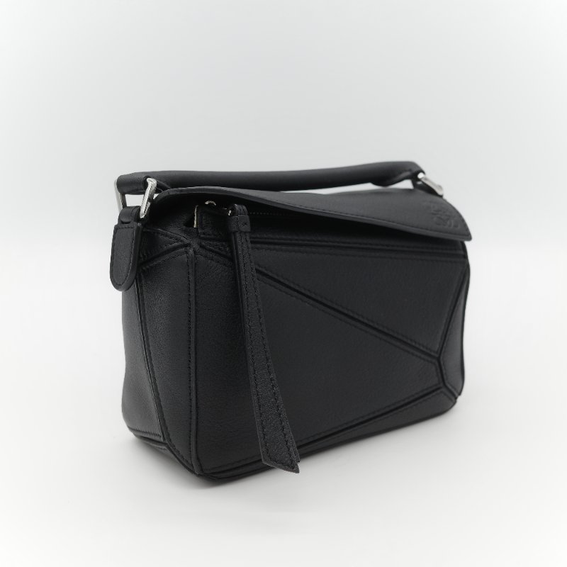Loewe 羅威 Puzzle 黑色經典 小牛皮 迷你型 幾何 肩背包 斜挎包 拼圖包-2
