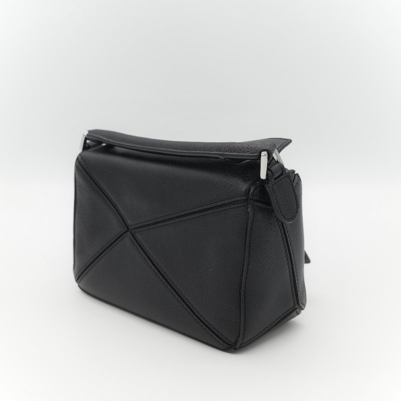 Loewe 羅威 Puzzle 黑色經典 小牛皮 迷你型 幾何 肩背包 斜挎包 拼圖包-3