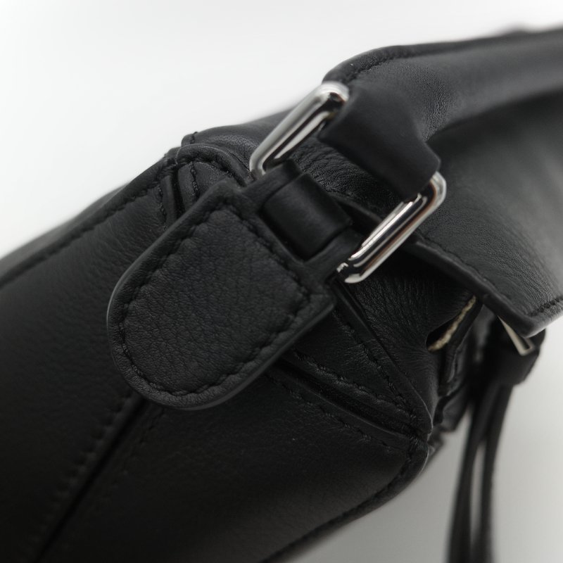 Loewe 羅威 Puzzle 黑色經典 小牛皮 迷你型 幾何 肩背包 斜挎包 拼圖包-13