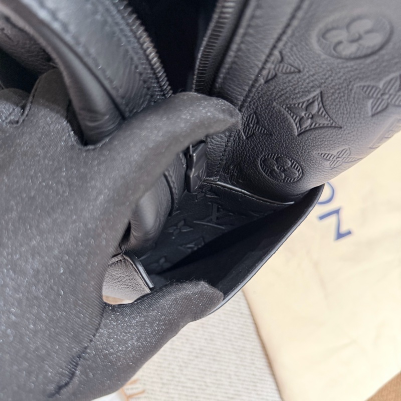 LV Discovery 後背包/ Monogram Shadow-12