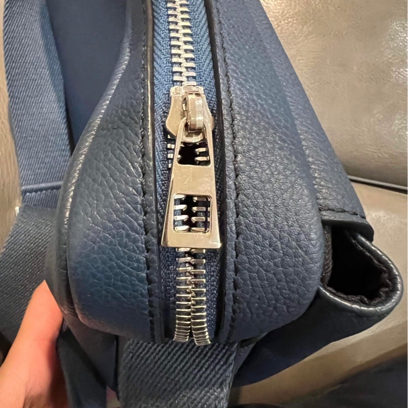 Loewe 藍牛皮銀釦Military Messenger斜背郵差包-2