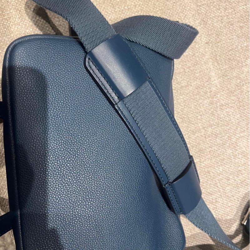 Loewe 藍牛皮銀釦Military Messenger斜背郵差包-5