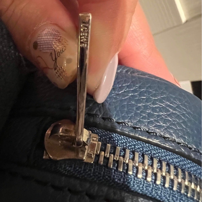 Loewe 藍牛皮銀釦Military Messenger斜背郵差包-10