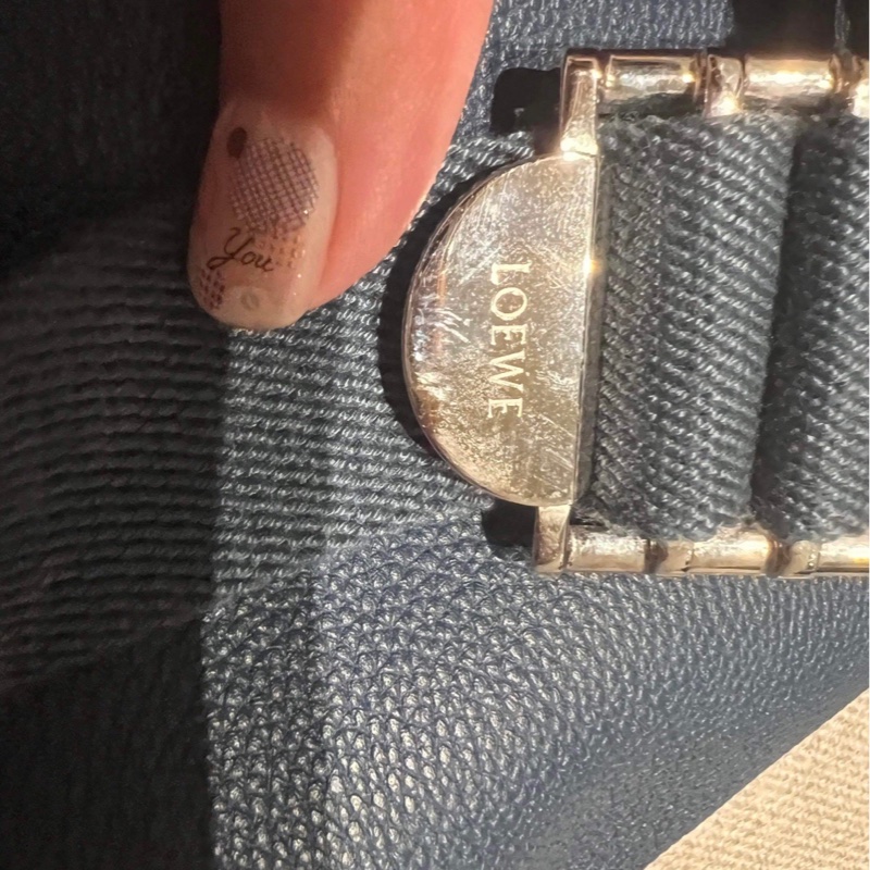 Loewe 藍牛皮銀釦Military Messenger斜背郵差包-13