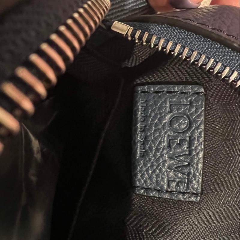 Loewe 藍牛皮銀釦Military Messenger斜背郵差包-14