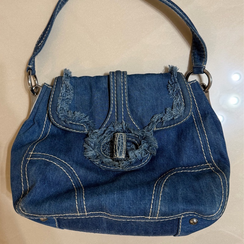 PRADA-6
