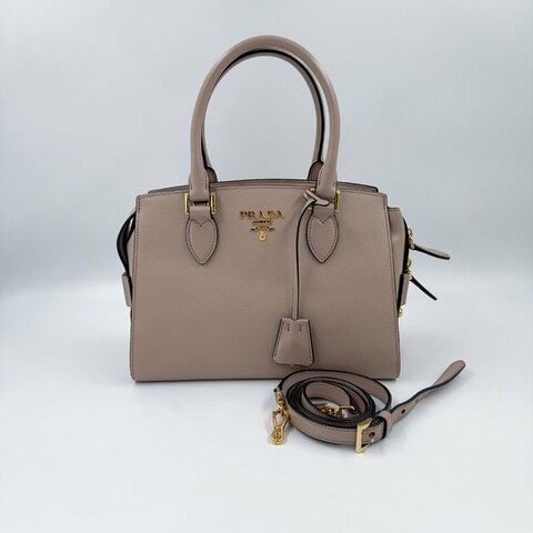 PRADA粉膚防刮牛皮金釦手提側背殺手包1BA164
