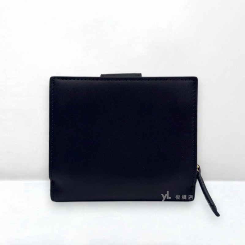 S5364-Fendi 黑牛皮金扣兩折短夾8M0386-3