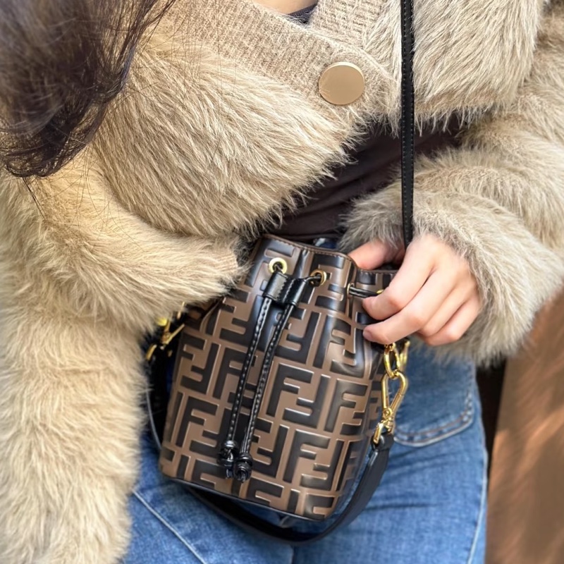 Fendi芬迪老花mini水桶包  尺寸12*18*10 附件：双肩带-2