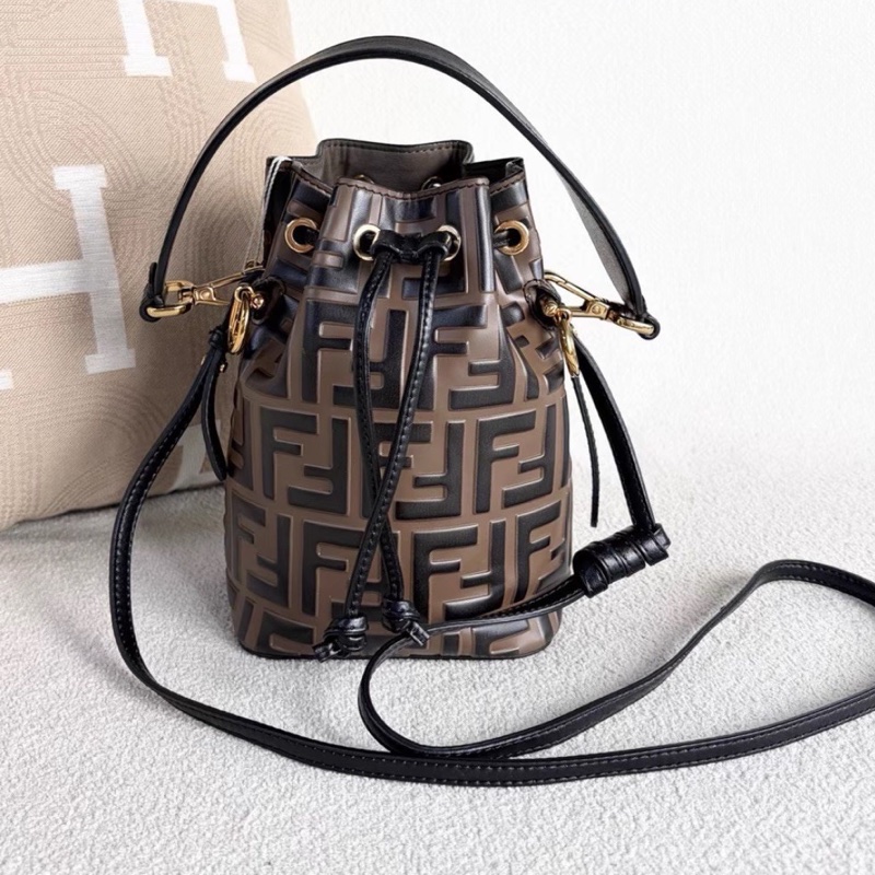 Fendi芬迪老花mini水桶包  尺寸12*18*10 附件：双肩带-9