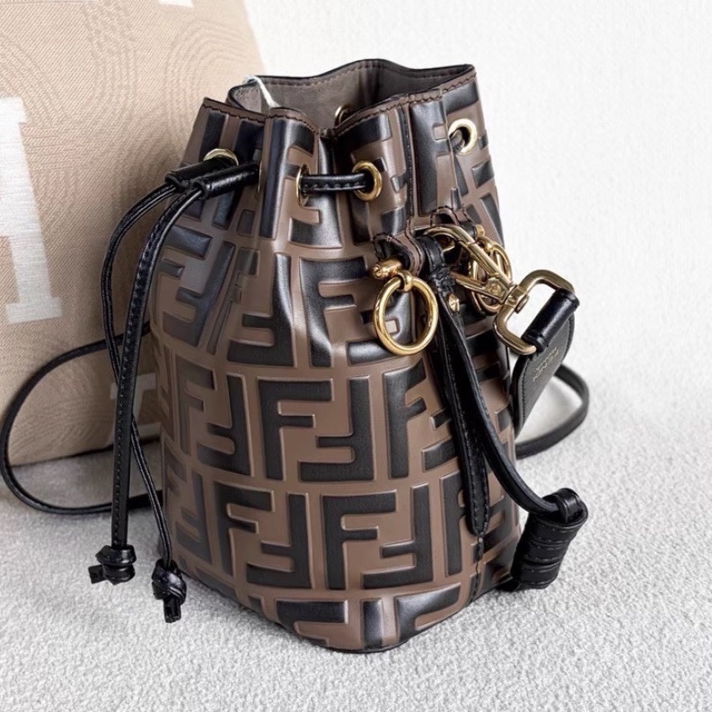 Fendi芬迪老花mini水桶包  尺寸12*18*10 附件：双肩带-12