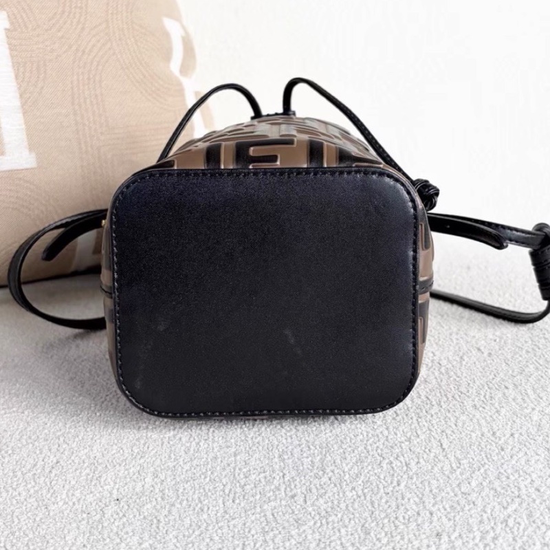 Fendi芬迪老花mini水桶包  尺寸12*18*10 附件：双肩带-13