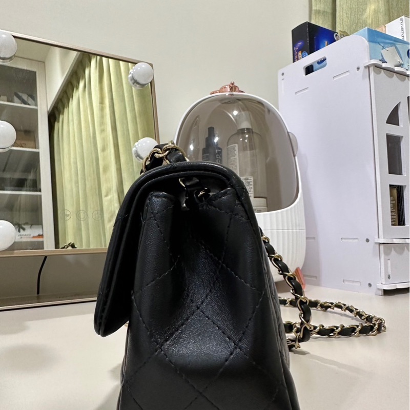 Chanel羊皮淡金扣芯片方胖子-1