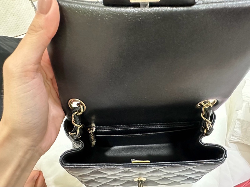 Chanel羊皮淡金扣芯片方胖子-4
