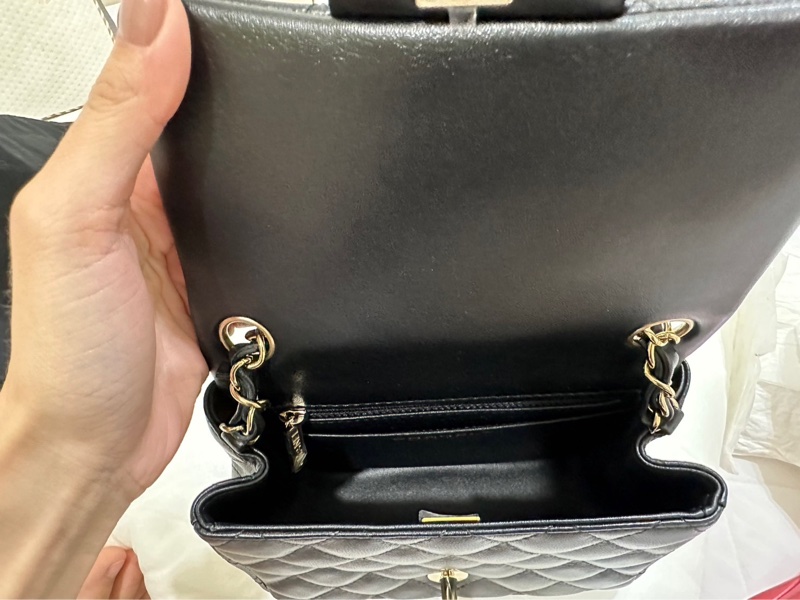 Chanel羊皮淡金扣芯片方胖子-7