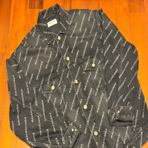 BALENCIAGA 巴黎世家 滿LOGO UNIFIT OVERSIZE 丹寧牛仔外套
